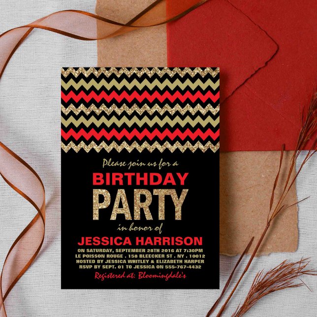 Födelsedagsfesten Red & Guld Glitter Chevron Inbjudningar (Skapare uppladdad)