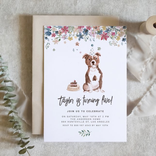 Födelsedagsfesten Watercolor Pitbull Hund Inbjudningar (Celebrate your furry friend’s special day with our charming dog birthday invitation)