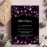 Födelsedagsfestens svarta rosa stjärnor inbjudan vykort<br><div class="desc">En svart bakgrund dekorerad med rosa stjärnor. Anpassa och lägg till information om namn och party. Namn är skrivet med ett handskript stil,  det vita färgaden brev.</div>