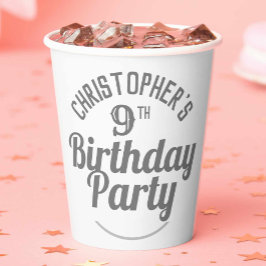 Födelsedagsfirande 9 år Papperskoppar