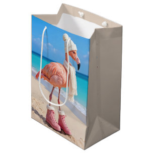 Födelsedagsflamingo som bär vinterhalsduk och hatt
