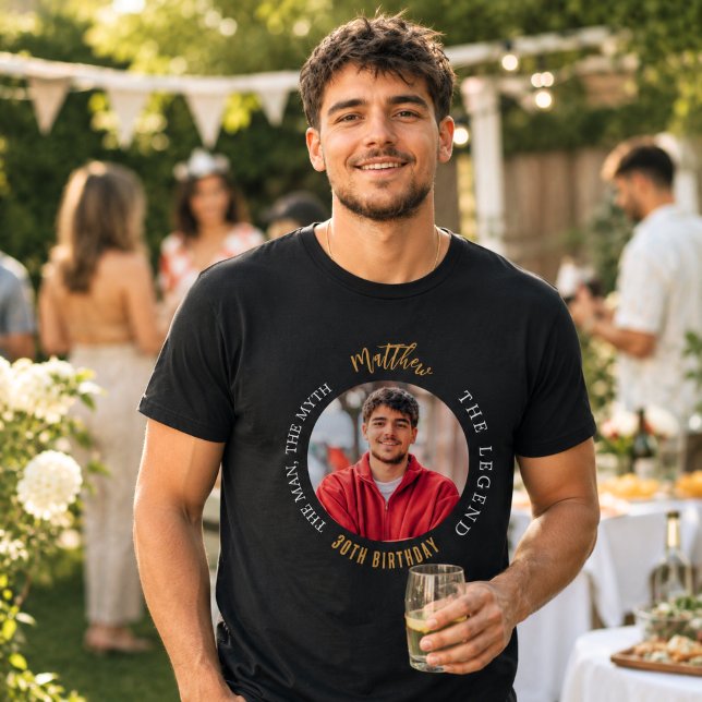 Födelsedagsfoto man myt legend t shirt (Skapare uppladdad)