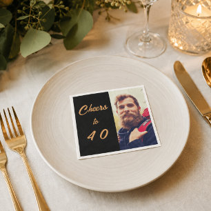 Födelsedagsfoto svart guld skål män pappersservett