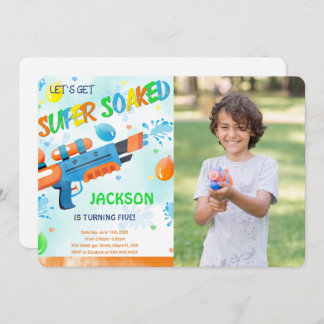 Födelsedagsfotoinbjudan för pojke med vattenpistol inbjudningar