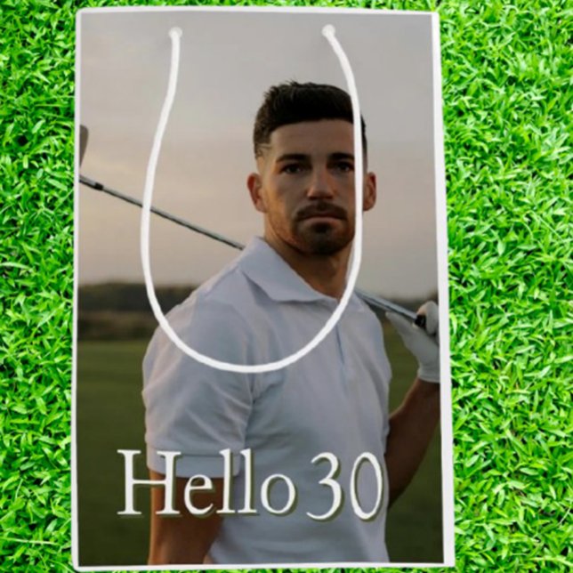 Födelsedagsgolf-30  (Surprise golf lovers with a thoughtful golf gift bag filled with essentials and treats.)