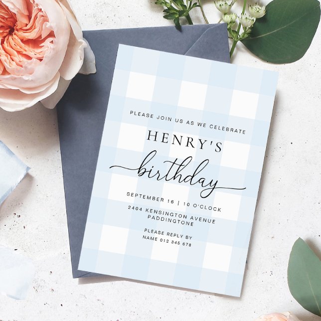 Födelsedagsinbjudan med blå gingham inbjudningar (Skapare uppladdad)