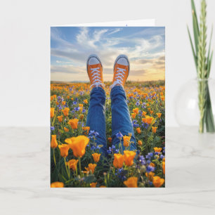 Födelsedagsjeans och orange sneakers i blommor kort
