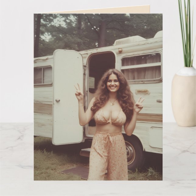 FÖDELSEDAGSKORT FÖR KNUBBIG HIPPIEFlicka FRÅN 1970 Kort (Framsida)