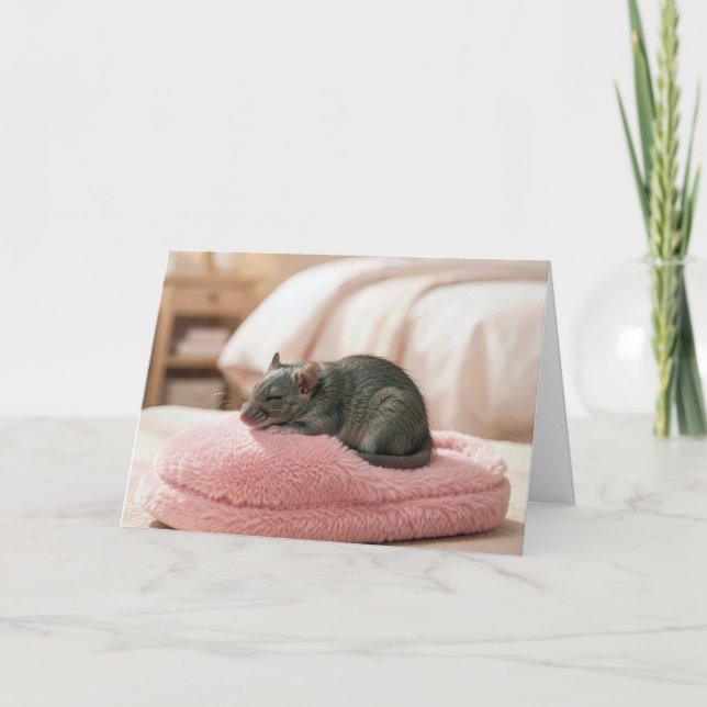 Födelsedagsmus Sover på en Rosa Toffel Kort (Framsida)