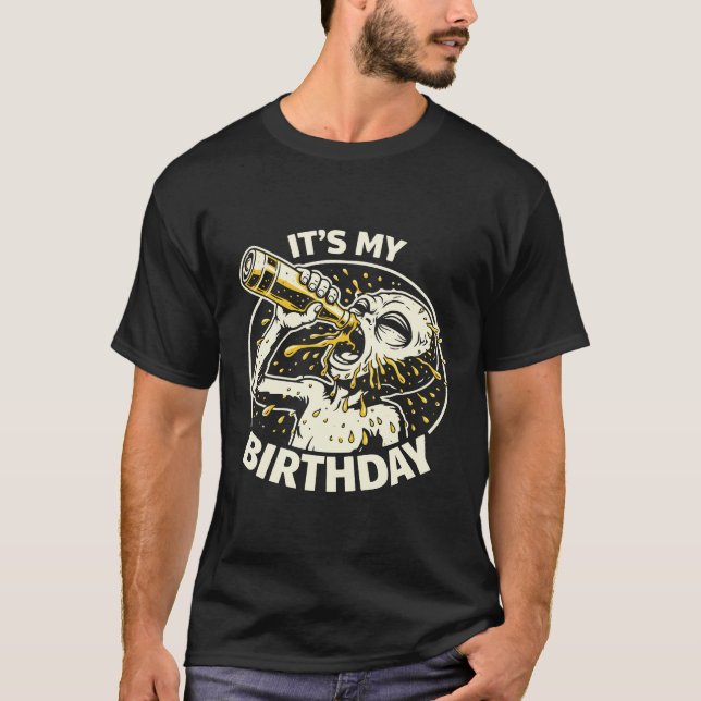 Födelsedagsölknuggande utomjording t shirt (Framsida)