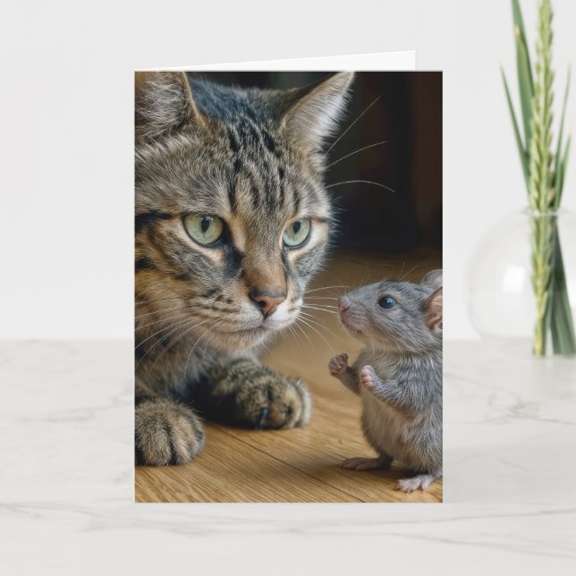 Födelsedagsrandig katt med modig mus kort (Framsida)