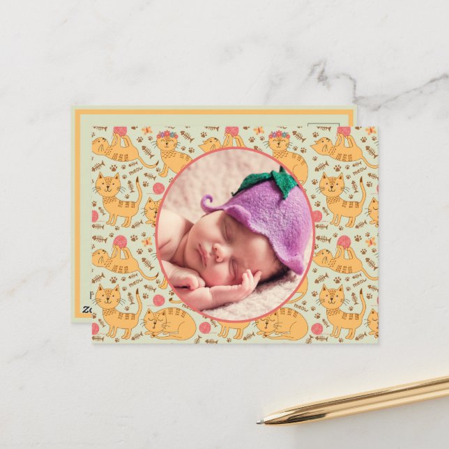 Födelsemeddelandet om att Lycklig-katter spelar vi Vykort (Fram/Back In Situ)