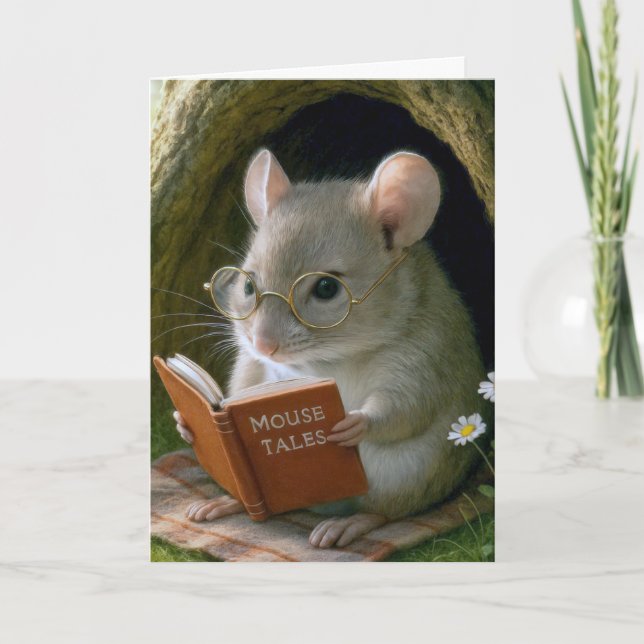 Födelsemusen som läser Bok i Träd Hål Kort (Framsida)