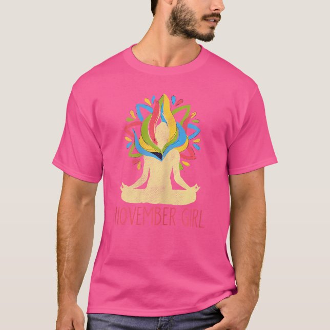 Födelseort vid födelsen vid födelsen vid Färg Mand T Shirt (Framsida)