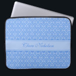 Fodral, inspirerad till den blå 15-tumsdatorn laptop sleeve<br><div class="desc">Söt mönstrad bärbar dator fodral är perfekt för alla som kärlek att vara chic runt stan. Anpassa objektet med ditt namn. Detta exempel lyder: "Clara Nicholson". Detta unika mönster är designat av Sarah Trett.</div>