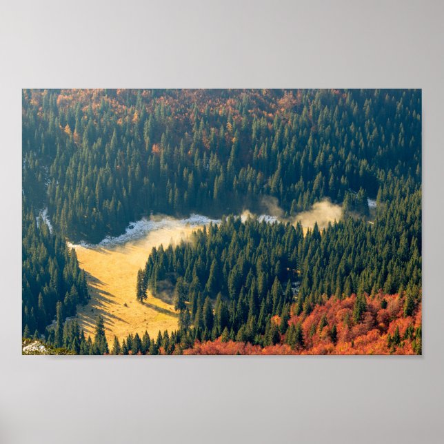 Fog rullar på en ensam höst fält poster (Framsidan)