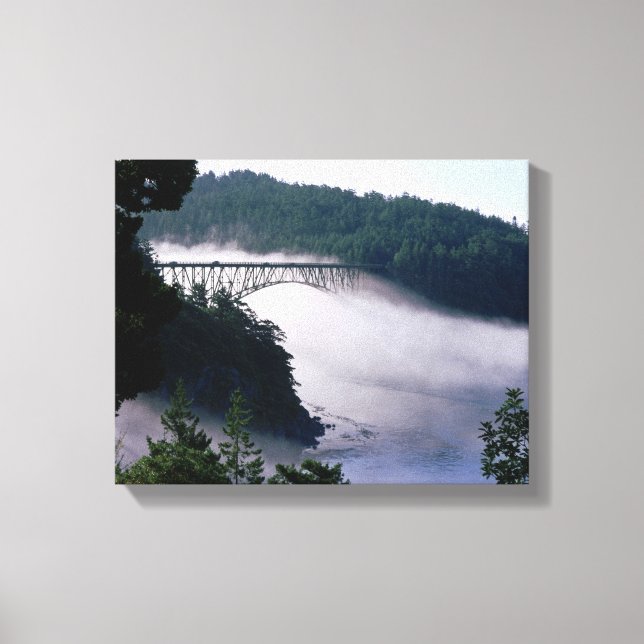 Fogdroppar under Deception Pass Pass bridge på Canvastryck (Framsida)