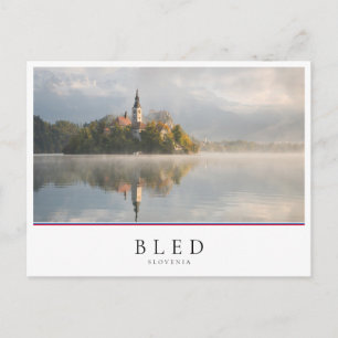 Foggy Bled Sjö soluppgång i Slovenien Vykort