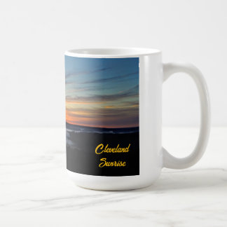 Foggy Cleveland Sunrise över Metro Parker Kaffemugg