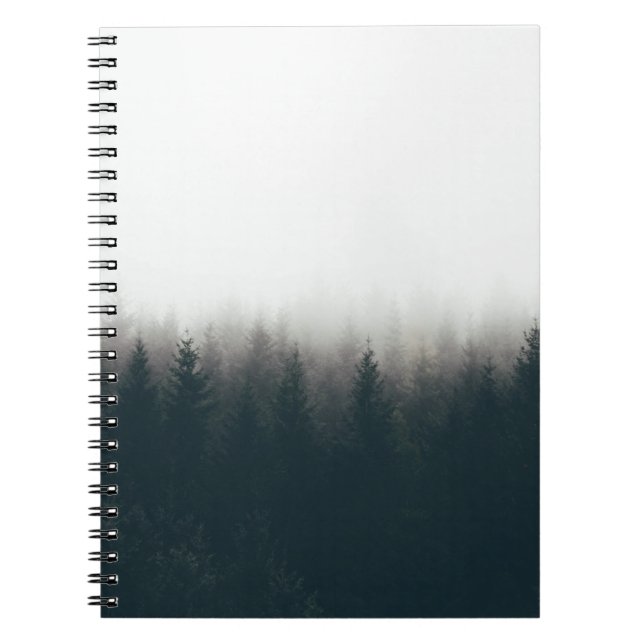 Foggy Forest Gräs Mountain Aesthetic Art Anteckningsbok (Framsidan)