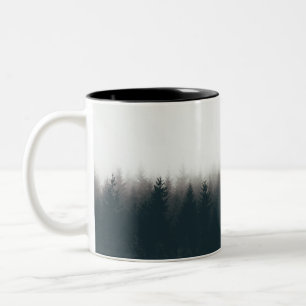 Foggy Forest Gräs Mountain Aesthetic Art Två-Tonad Mugg