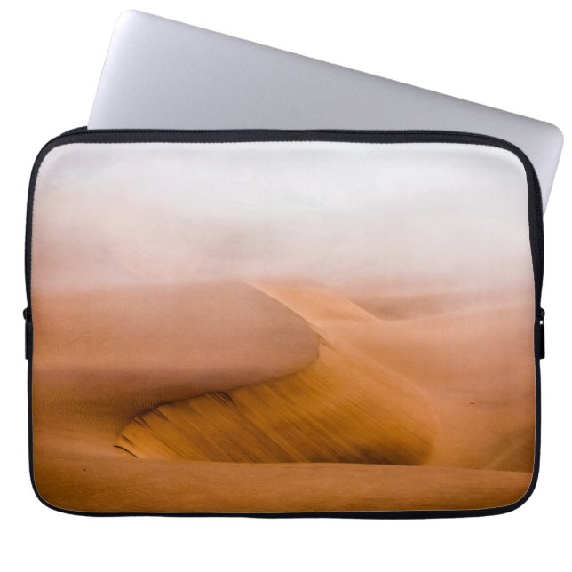 Foggy Namib Desert Laptop sleeve (Framsidan)