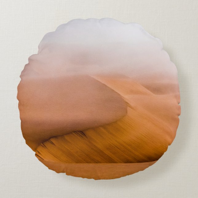 Foggy Namib Desert Rund Kudde (Framsidan)