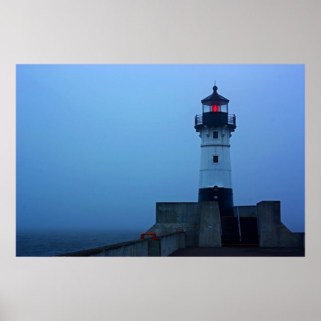 Foggy North Pier Lighthouse Poster (Framsidan)