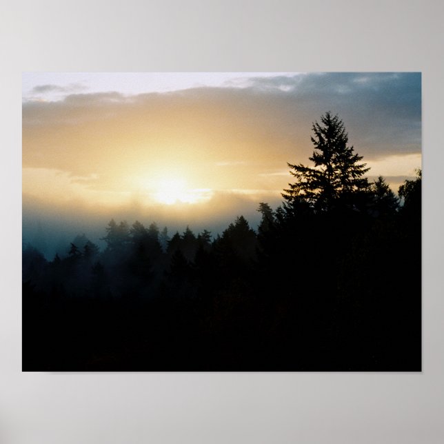 Foggy Northwest sunrise poster (Framsidan)