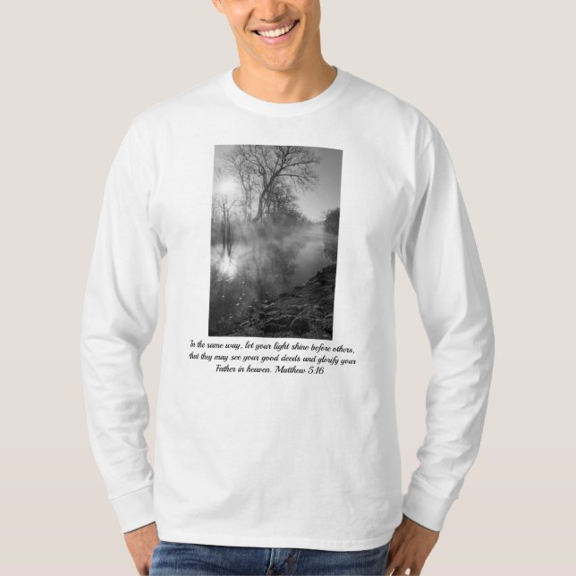 Foggy River Morgon Sunrise T Shirt (Framsida)