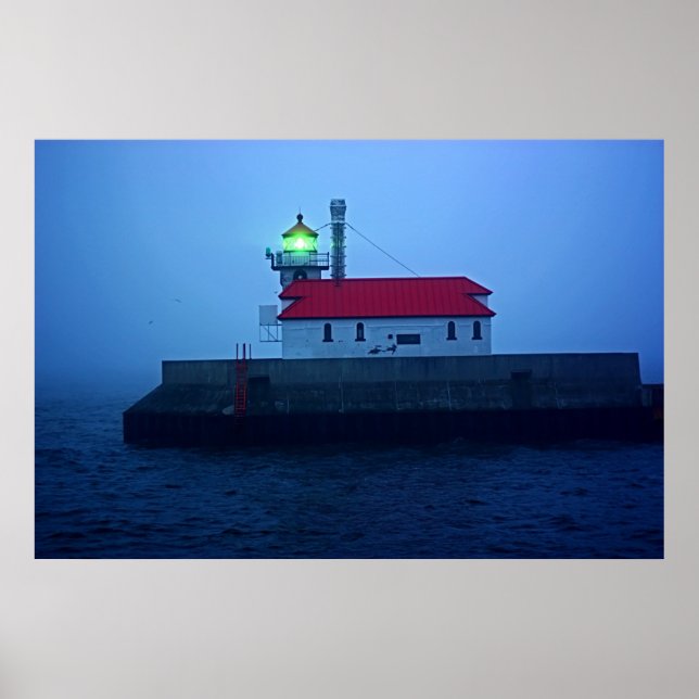Foggy South Pier Lighthouse Poster (Framsidan)