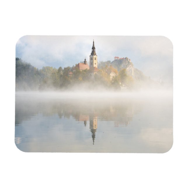 Foggy sunrise vid Sjö Bled Magnet (Horisontell)