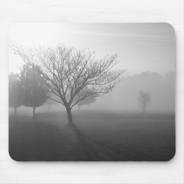 Foggy Träd i Black & White Mousepad Musmatta (Framsidan)