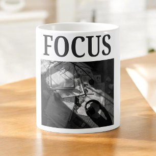 FOKUS - Mörk Akademisk Minimalistisk Fotografi Kaffemugg