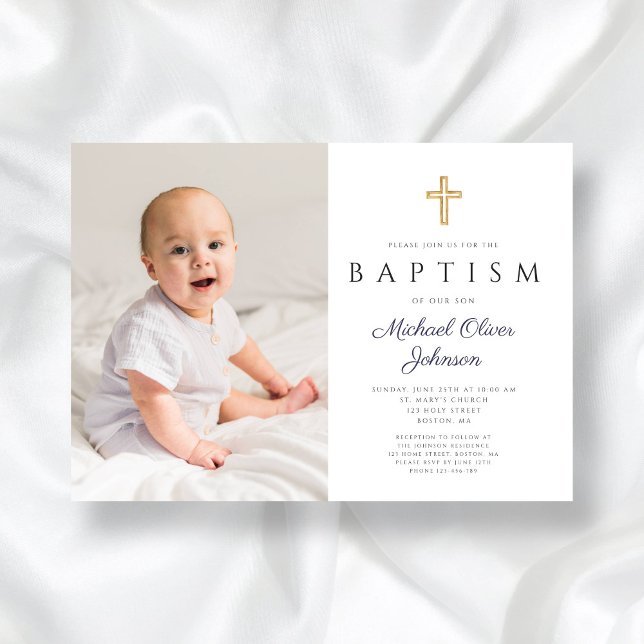 Fokusering av foto med foto i Kor Blue Script Inbjudningar (Navy Blue Script Cross Boy Photo Baptism Invitation)