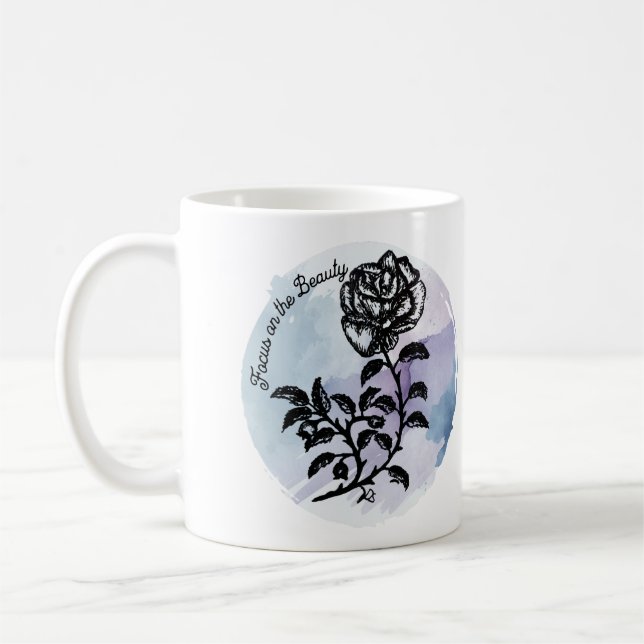 Fokusering på Blå vårdpennan och Bläck Ro på Blå Kaffemugg (Vänster)