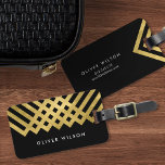 Fold Black Faux Guld Geometric Luggage Tag Bagagebricka<br><div class="desc">Ta dig ur allt annat bagage vid bagageanspråket med denna feta och elegant svarta säcksmärkre som har en geometrisk design för faux guld. Anpassa den här märkrn med din information och om du vill ha fler alternativ som att ändra teckensnittet så klickar du storlekt på knappen "Anpassa". *Observera att Zazzle...</div>