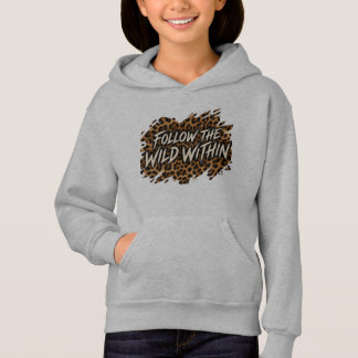 Följ det vilda inom cheetaprintad grafik t shirt