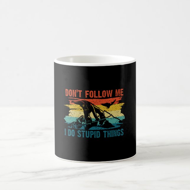 Följ mig inte jag gör dumma saker snowboard kaffemugg (Center)