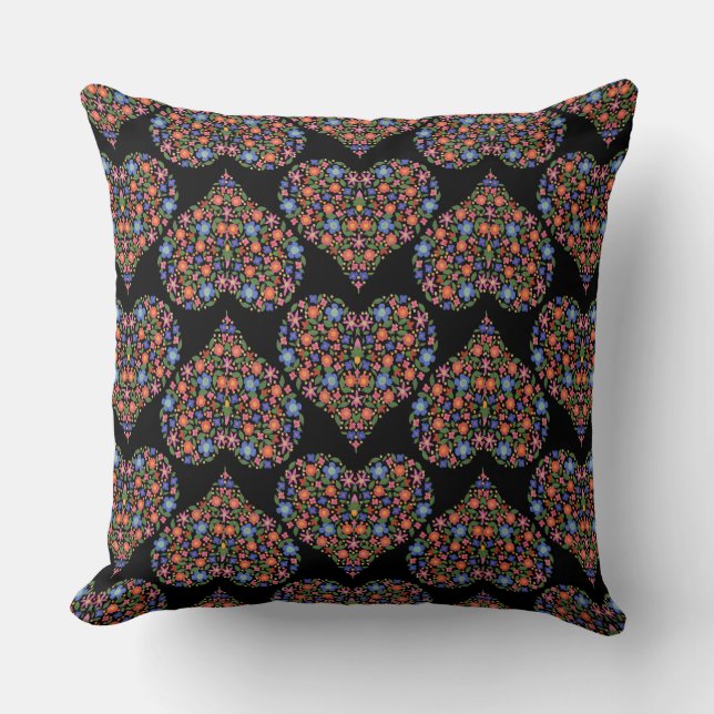 Folk Art Stil Blommiga Hjärtan på Svart Kudd Kudde (Framsida)
