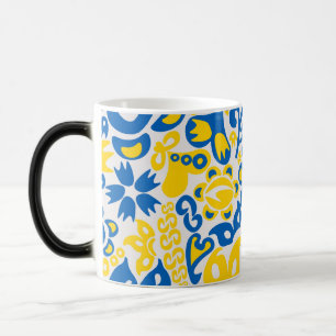 Folklore mönster med Ukrainas flagga färg Magisk Mugg
