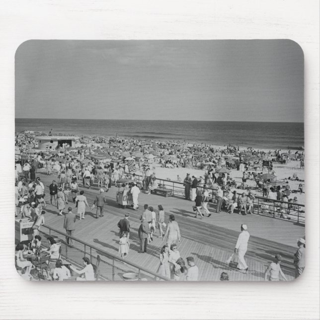 Folkmassa på strand musmatta (Framsidan)