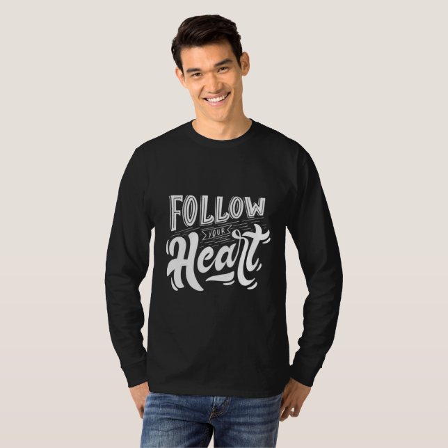 Follow Your Heart - Bold Artisan Script Men's Tee (Hel framsida)