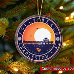 Folly Beach South Carolina Retro Sunset Souvenir Julgransprydnad Keramik<br><div class="desc">Den här retro Folly Beach Pier från South Carolina-Vintagen gör en underbar julklapp eller födelsedagspresent till fläkt av South Carolina Beach. Retro-sommarbesöksmönstret är en perfekt gåva till älskare och tropiska destinationer fläkt. - Du kan anpassa mallen genom att lägga till en namn i din stad eller på din ort, året...</div>