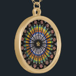 Fönster för vintagedomkyrkamålat glass guldpläterat halsband<br><div class="desc">(Varm-tonat) rosa fönster av domkyrkan av Strasbourg,  en romare - katolsk domkyrka i Strasbourg,  Alsace,  frankrike. Underbar katolik- och kristengåva för honom eller henne såväl som en resasouvenir för dig och för familj och vänner.</div>