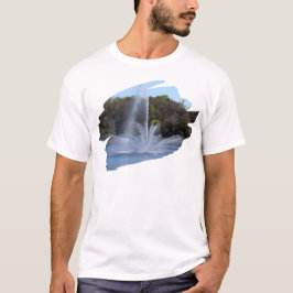 Fontän vid en damm t shirt