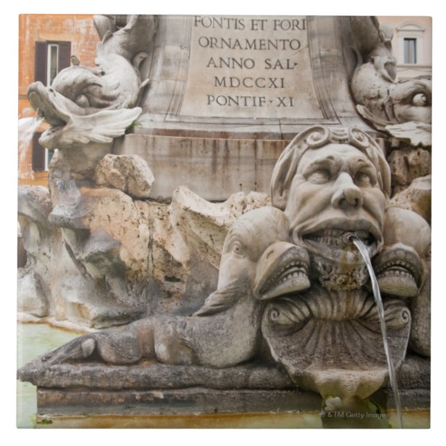 Fontana del Pantheon (1575) som är designad vid Kakelplatta (Framsidan)