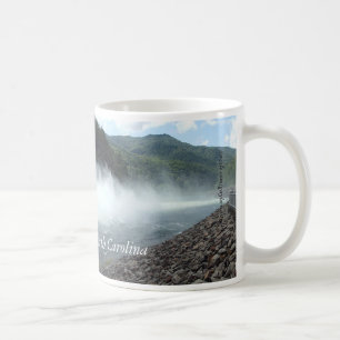 Fontana fördämning, North Carolina som spiller Kaffemugg