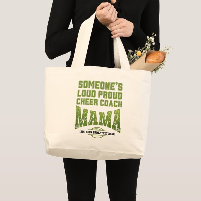 Football Mamma SOMEONE'S LOUD PROUD CHEER COACH MA Jumbo Tygkasse (Framsida (produkt))