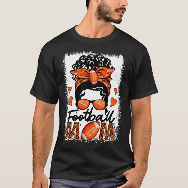 Football Mom Leopard Messy Bun Game Day Mother s D T Shirt (Framsida)